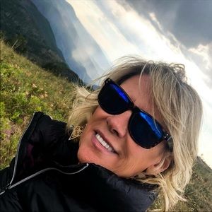 Meet your Posher, Pamela